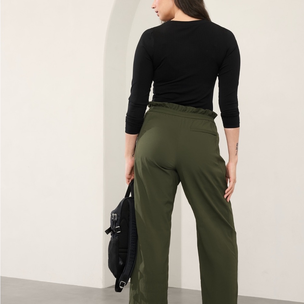 Athleta Trekkie high rise parachute pants olive - Picture 6 of 7